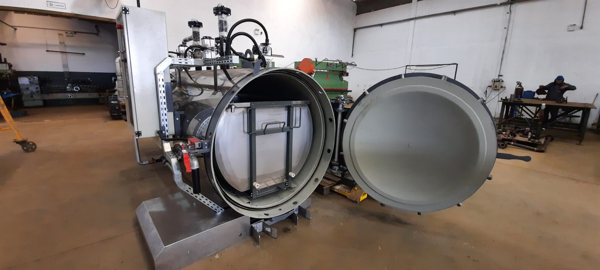 Autoclave para cura de materiais compósitos